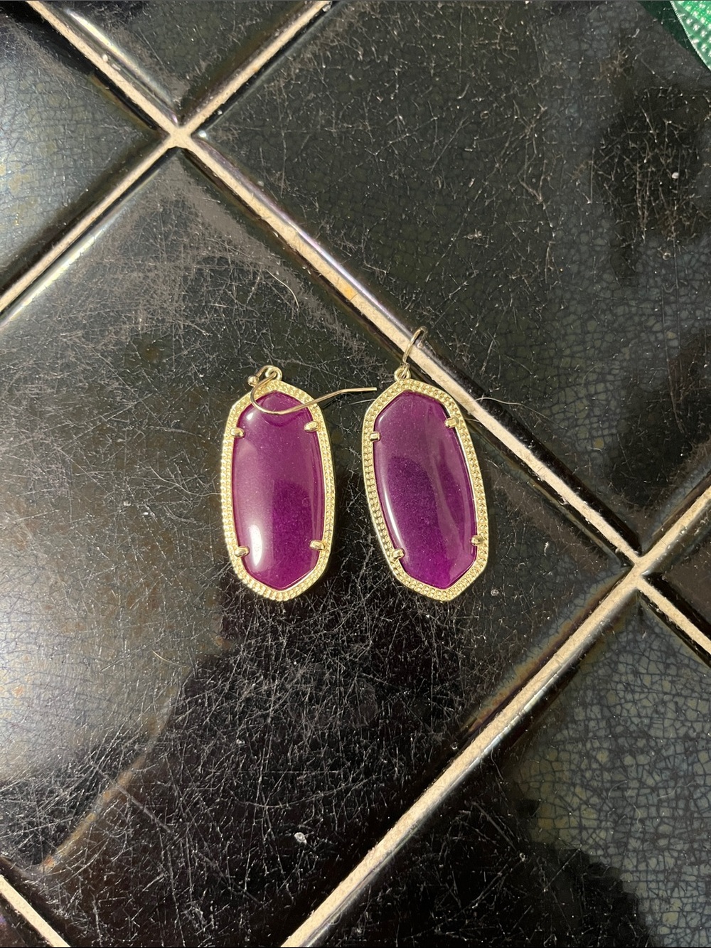 Kendra Scott Elle Fuchsia Stone Gold-Trim Drop Earrings - Picture 2 of 2